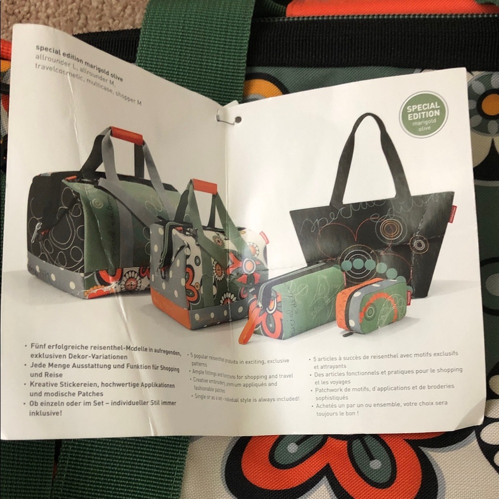 Reisenthel Women's Floral Travel Bag - Green and Gray - Picture 8 of 9